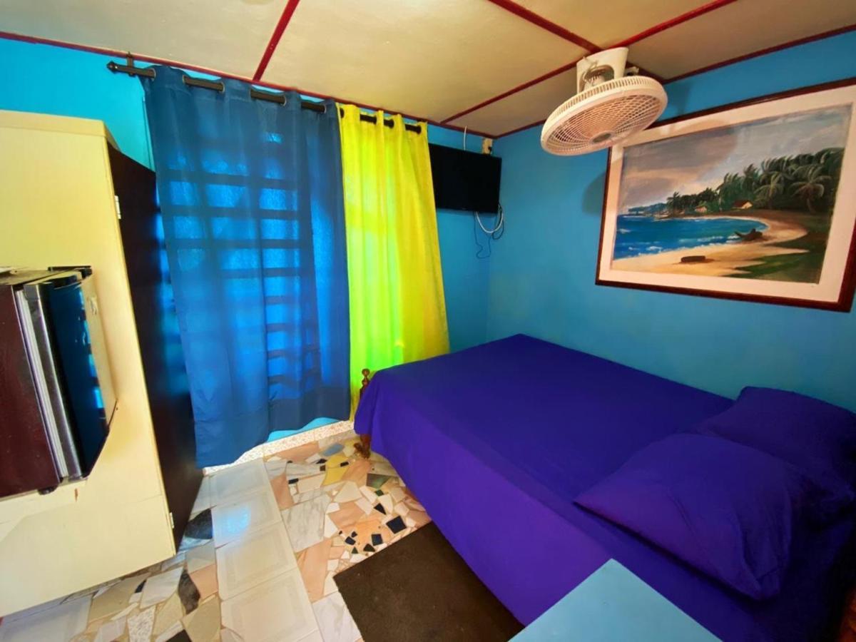 Yellow Moon Guesthouse & Apartments San Andrés Exterior photo
