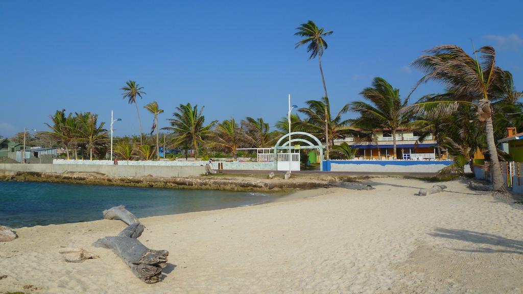 Yellow Moon Guesthouse & Apartments San Andrés Exterior photo